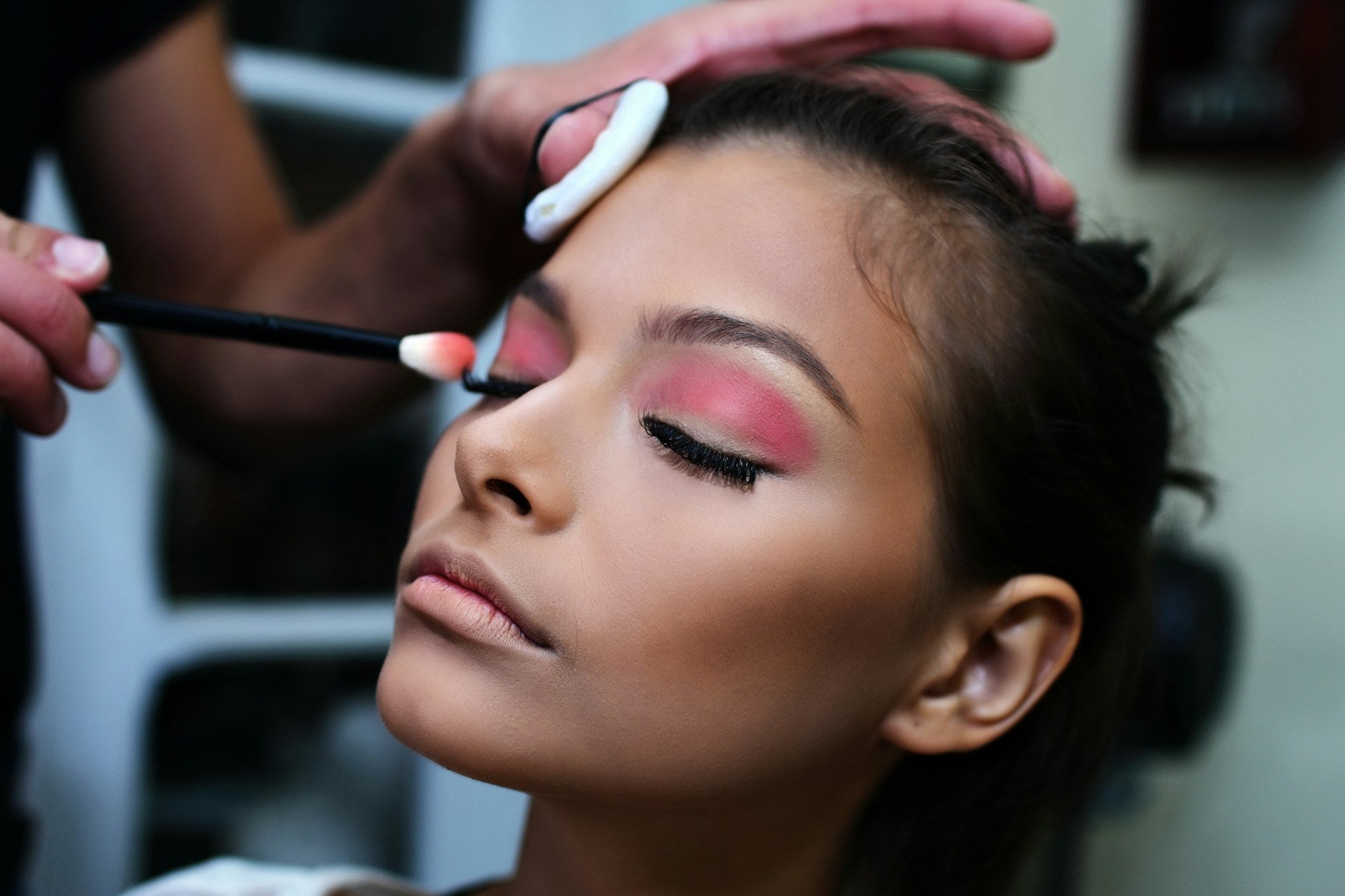 The ultimate guide to starting your makeup artist business