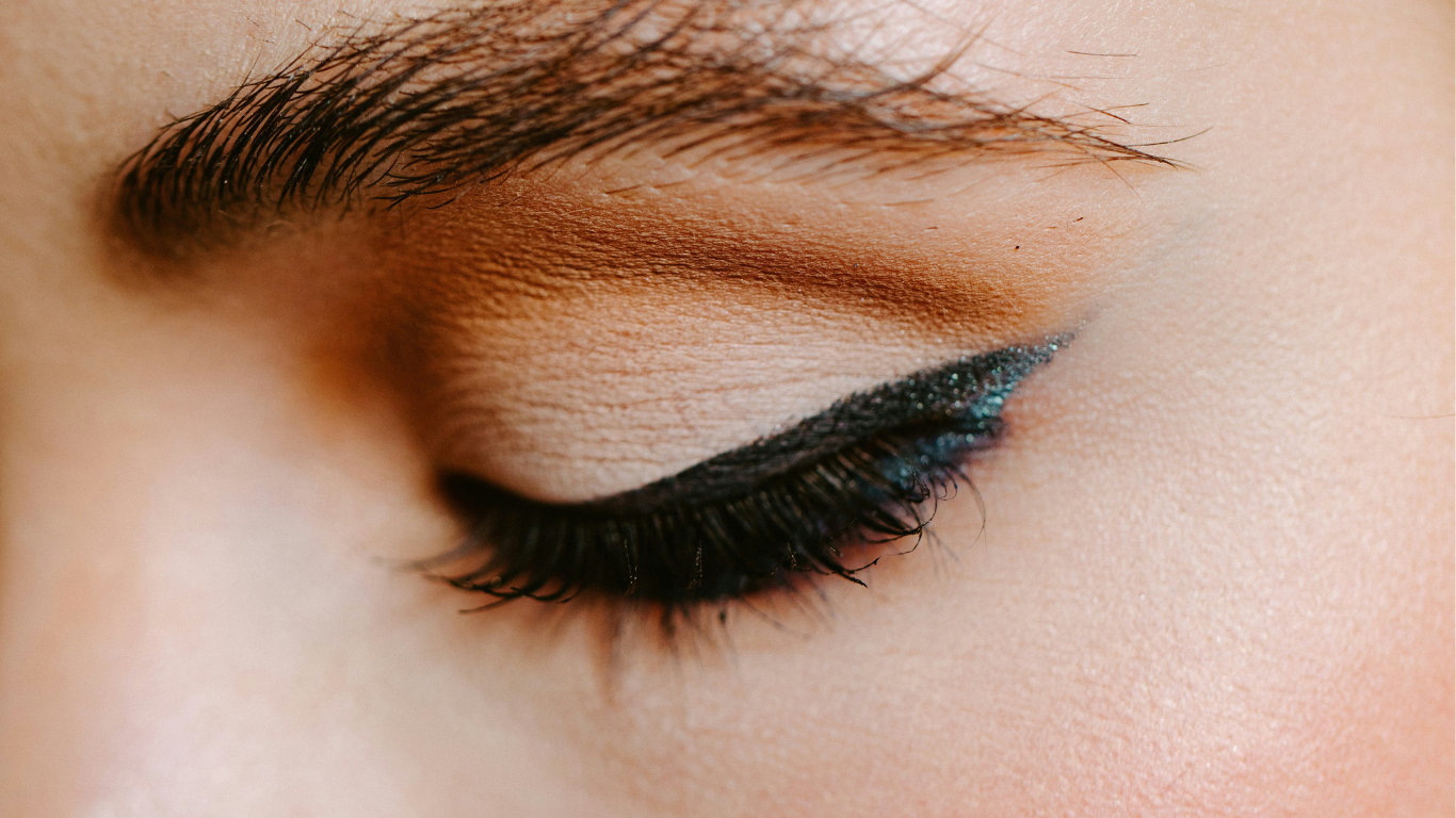 15 Makeup Mistakes That Age You And How To Fix It